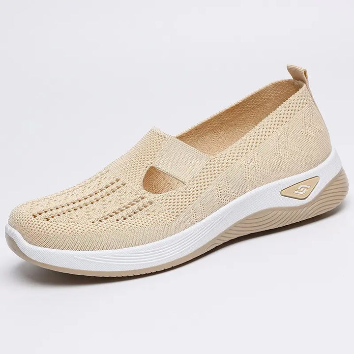 Three-quarter view of Faelan women&