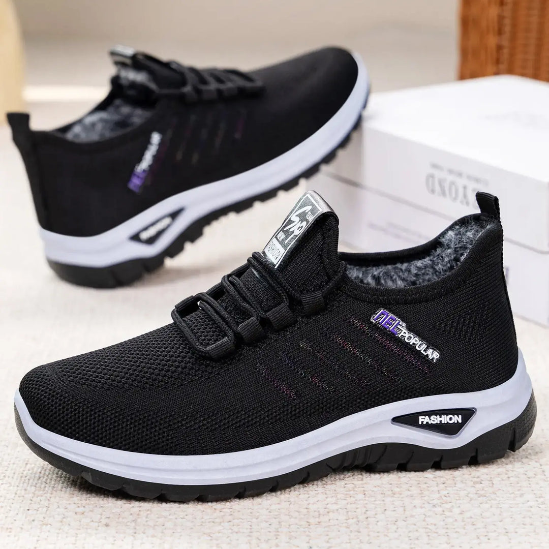Pair of black Kaelo women&