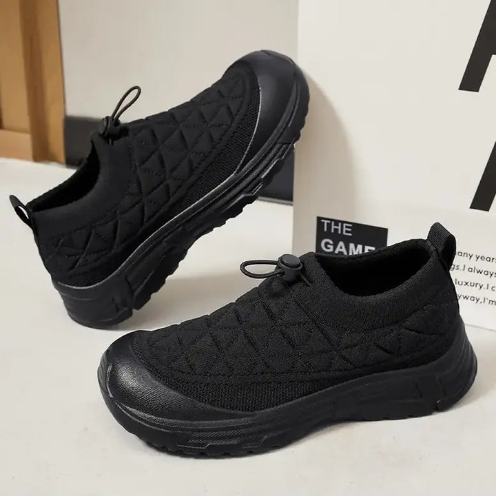 Pair of black Kaelos women&