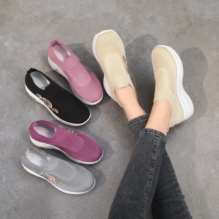 Kyzra - Embroidered Platform Sneakers