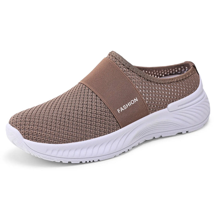 A pair of brown Nymra women&