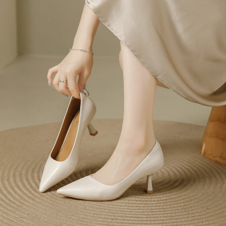 A pair of women&