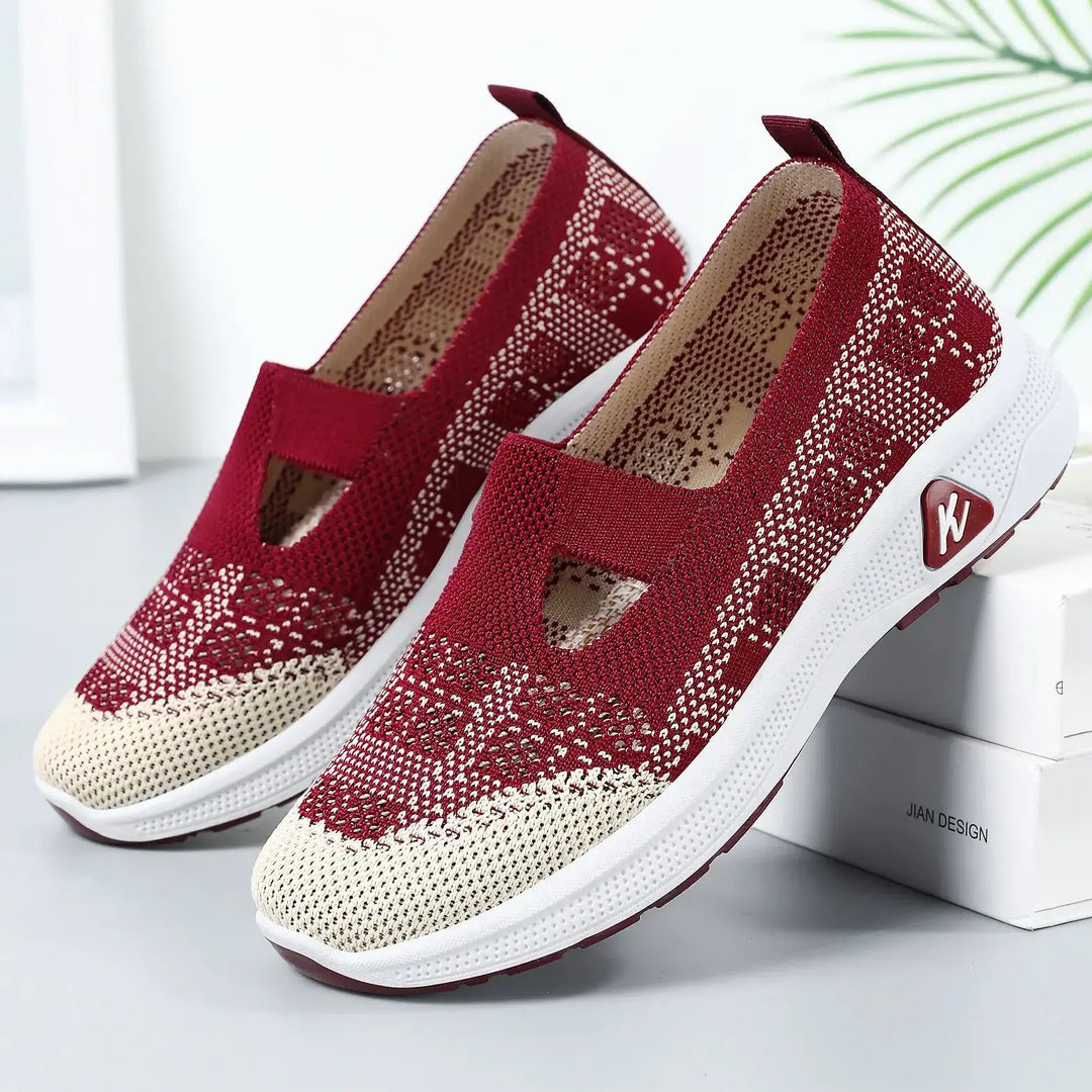 A pair of women&