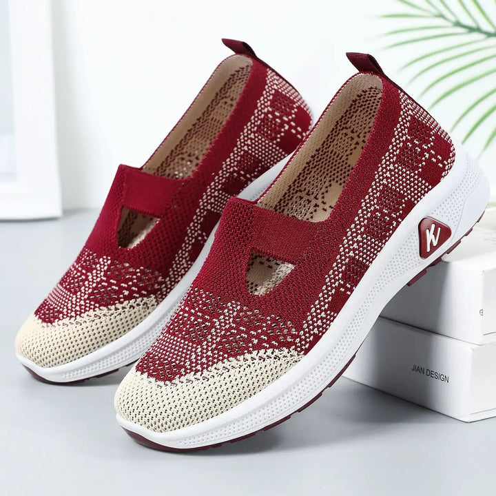 A pair of women&