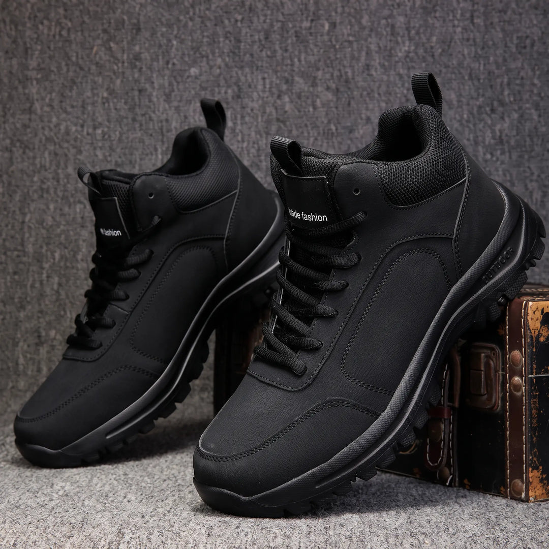 Three-quarter view of black Zydra men&